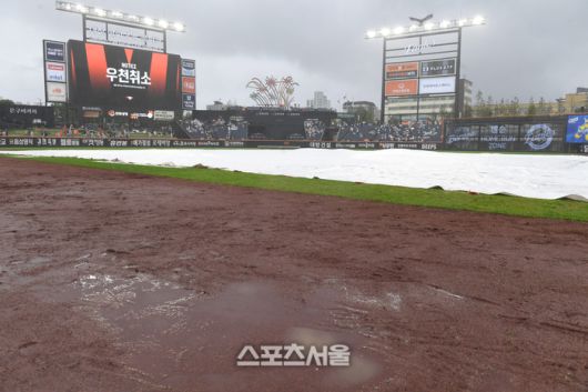 28일 대전 한화생명볼파크에서 예정된 2025 KBO리그 한화와 LG의 경기는 우천으로 취소되었다. 대전 | 최승섭기자 thunder@sportsseoul.com