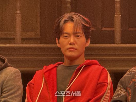 김건우가 30일 뮤지컬 ‘아몬드’ 프레스콜에서 기자들의 질문에 답하고 있다. 사진 | 표권향 기자 gioia@sportsseoul.com