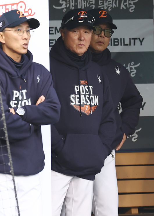 김경문 감독이 경기를 지켜보고 있다. 사진 | 연합뉴스