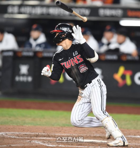 LG 구본혁이 31일 대전 한화생명볼파크에서 열린 2025 KBO 한국시리즈 5차전 한화와 경기 9회초 1사1루 우전안타를 치고 있다 대전 | 최승섭기자 thunder@sportsseoul.com