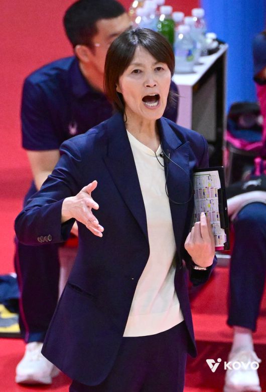 흥국생명 요시하라 감독.제공 | 한국배구연맹