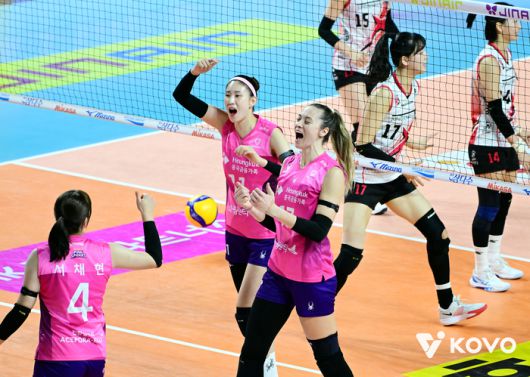 득점 후 환호하는 흥국생명 레베카.제공 | 한국배구연맹