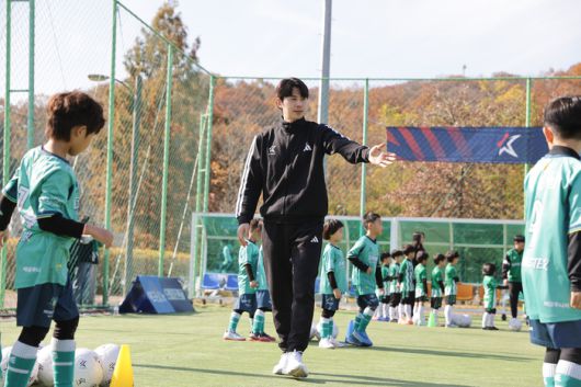 K리그 퓨처스 페스티벌 축구 클리닉에 코치로 참석한 임상협. 사진 | 한국프로축구연맹