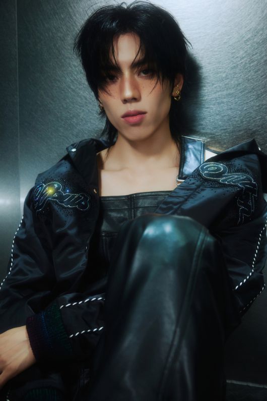 장동우가 6년 8개월만에 새 미니 앨범 ‘AWAKE’를 발매했다. 사진 | 장동우