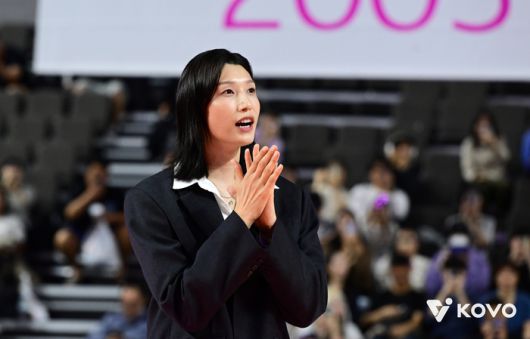 현역 은퇴식 때 김연경. 사진 | 한국배구연맹