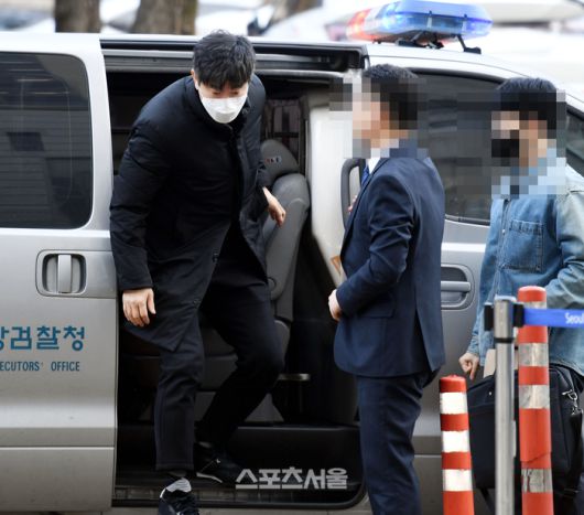 KIA 김종국 전 감독이 30일 구속영장 실질심사를 위해 서울 서초구 서울중앙지방법원에 출석하고 있다. 사진 | 최승섭 기자 thunder@sportsseoul.com