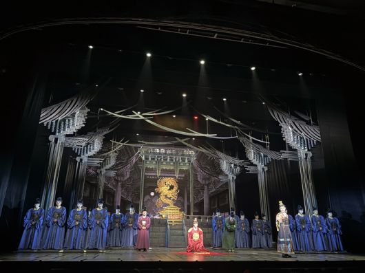 9일 뮤지컬 ‘한복 입은 남자’ 프레스콜에서 ‘세종/진석’ 역 신성록이 대표 넘버 ‘그럼에도 불구하고’를 시연하고 있다. 사진 | 표권향 기자 gioia@sportsseoul.com