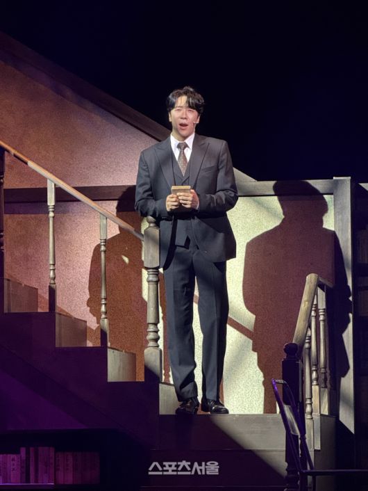 에녹이 11일 뮤지컬 ‘팬레터’ 프레스콜에서 대표 넘버 ‘생의 반려’를 시연하고 있다. 사진 | 표권향 기자 gioia@sportsseoul.com