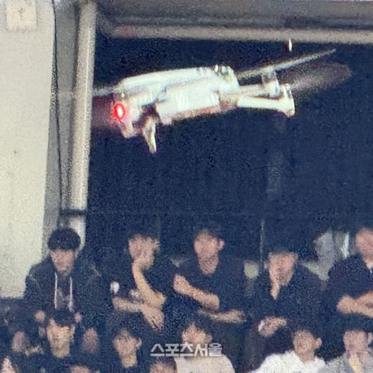 농구장 내에서 드론 촬영이 진행되고 있는 모습. 사진 | 스포츠서울 DB