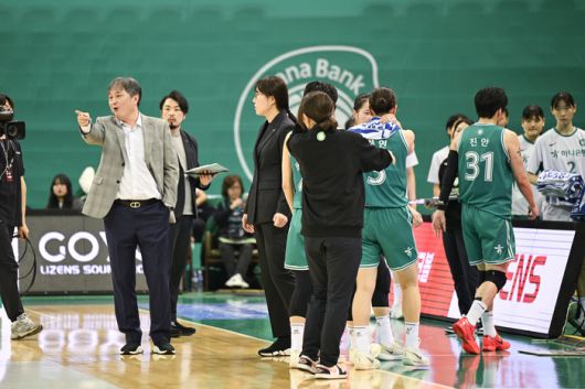 하나은행 이상범 감독. 사진 | WKBL