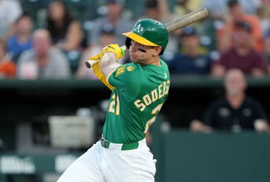 애슬레틱스 소더스트롬이 27일(현지시간) 미국 캘리포니아주 웨스트 새크라멘토 서터 헬스 파크에서 열린 2025 ML 디트로이트와 경기에서 1회말 적시타를 치고 있다. 사진 | AFP연합뉴스