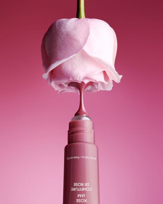 라네즈가 ‘민스코’와 공동 개발한 ‘글레이즈 크레이즈 틴티드 립 세럼 로즈잼’