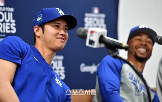 LA 다저스 오타니가 16일 서울 고척스카이돔에서 진행되는 MLB 서울시리즈 LA다저스 공식 기자회견에 나서고 있다. 사진 | 스포츠서울DB