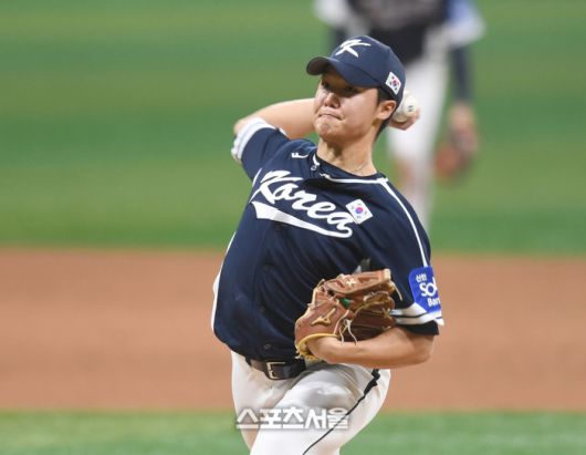 한화 정우주가 9일 서울 고척스카이돔에서 열린 ‘2025 K-베이스볼 시리즈’ 체코와 2차전 경기 6회 역투하고 있다. 고척 | 최승섭 기자 thunder@sportsseoul.com