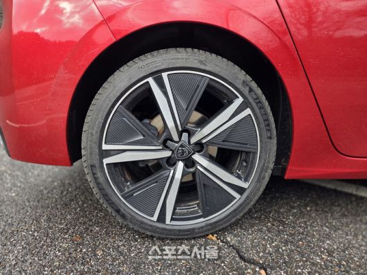 푸조 308 GT 스마트 하이브리드. 양평·안면도 | socool@sportsseoul.com