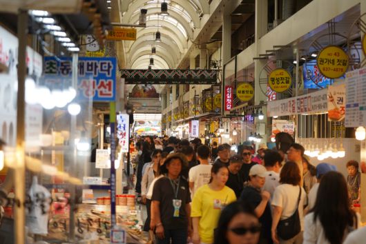 속초관광수산시장 전경.  사진|속초시청