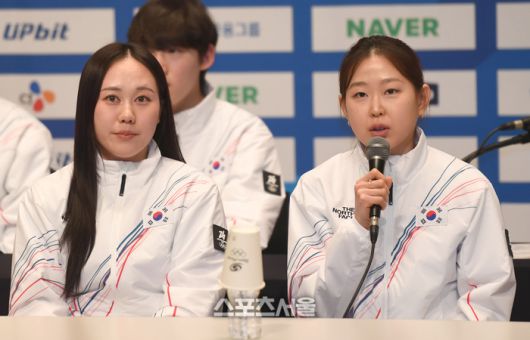 스피드 스케이팅 박지우(왼쪽) 김민선.