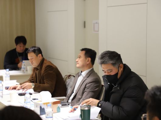 SSG가 6일 인천SSG랜더스필드에서 26시즌 대비 전력강화 세미나를 개최했다. 이날 행사에는 이숭용 감독을 비롯해 코치진과 프런트 총 38명이 참석했다. 사진 | SSG 랜더스