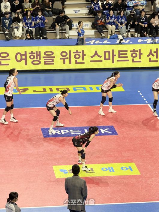 박혜민과 노란, 2인 리시브에 가까운 형태.화성 | 정다워 기자