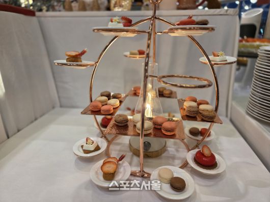 3일 오후 강원 홍천 소노펠리체에서 열린 딸기 뷔페의 모습. 홍천 | 원성윤 기자 socool@sportsseoul.com