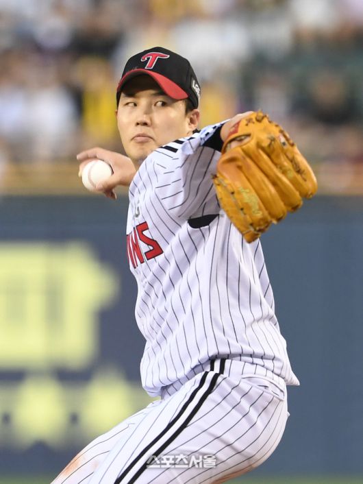 LG 임찬규가 8일 잠실구장에서 열린 2025 KBO리그 키움과 경기에 선발 등판해 힘차게 공을 던지고 있다. 잠실 | 박진업 기자 upandup@sportsseoul.com