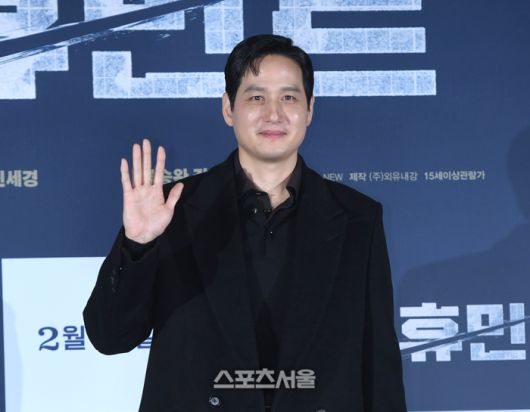 박해준이 12일 서울 성동구 롯데시네마 건대입구에서 열린 영화 ‘휴민트’ 제작보고회에서 포즈를 취하고 있다. 최승섭기자 thunder@sportsseoul.com