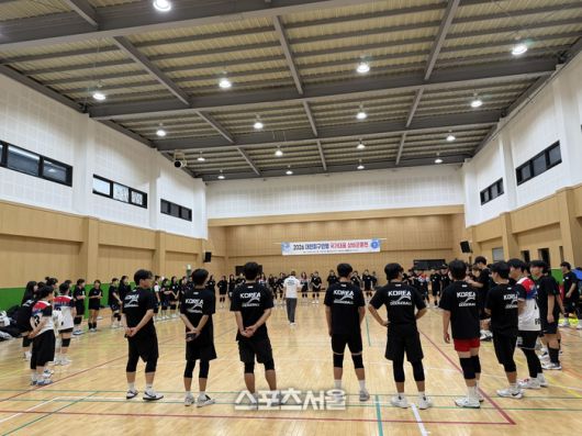 피구 대표팀이 발대식 진행을 위해 모여 있다. 사진 | 대한피구연맹