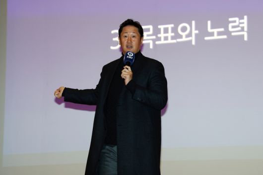 이대호가 열띤 강연을 펼치고 있다. 사진 | KBO