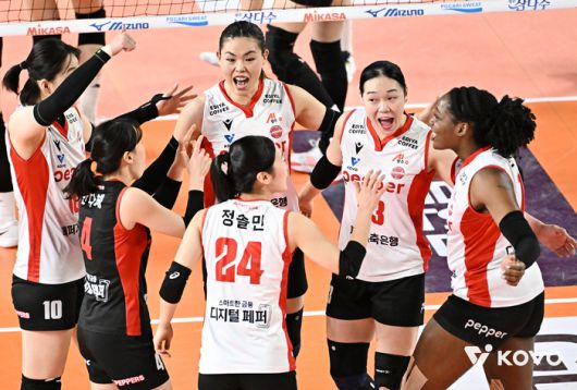 기뻐하는 페퍼저축은행 선수들.제공 | 한국배구연맹
