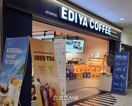 괌 마이크로네시아 몰 내에 입점한 이디야 커피 매장. 쇼핑을 즐기던 한국 여행객들에게 친숙한 메뉴와 편안한 쉼터를 제공한다. 괌 | 원성윤 기자 socool@sportsseoul.com