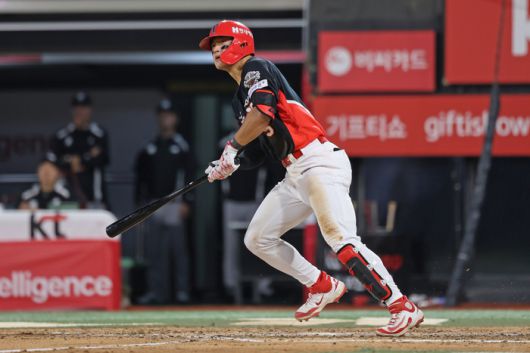 KIA 김도영이 수원케이티위즈파크에서 열린 2025 KBO리그 KT전에서 안타를 치고 있다. 사진 | KIA 타이거즈