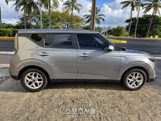 괌 남부의 해안 도로를 함께 달린 기아 소울 렌터카. 나만의 속도로 괌을 즐기기 위한 든든한 파트너다. 괌 | 원성윤 기자 socool@sportsseoul.com