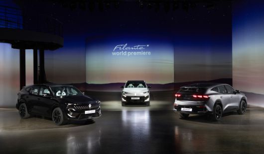 르노코리아가 중형 SUV 시장에서 돌풍을 일으킨 ‘그랑 콜레오스’에 이어, 이번에는 준대형(E세그먼트) 시장의 ‘게임 체인저’를 자처하고 나섰다. 13일 세계 최초로 공개된 플래그십 크로스오버 ‘필랑트(FILANTE)’가 그 주인공이다. 사진 | 르노코리아