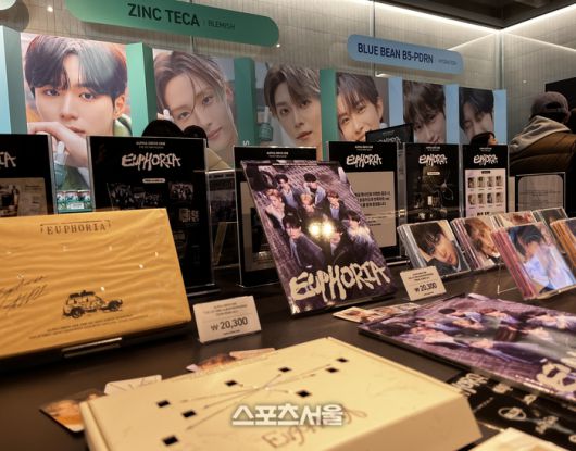 올리브영 N 성수에서 열리고 있는 그룹 ‘알파드라이브원’의 데뷔 팝업 현장. 사진ㅣ위수정 기자 wsj0114@sportsseoul.com