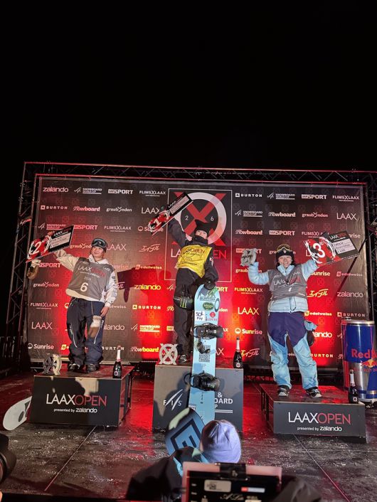 최가온이 스위스 락스에서 열린  2025-2026 FIS 스노보드 월드컵 여자 하프파이프 결선에서 우승을 차지했다. 사진 | 올댓스포츠