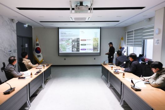 탄광미디어전시관 중간보고회 모습.  사진|삼척시청