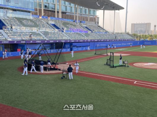 항저우 아시안게임 야구대표팀이 1일 중국 저장성 샤오싱의 샤오싱 야구&소프트볼 센터 제1구장에서 훈련을 진행하고 있다. 샤오싱 | 김동영 기자 raining99@sportsseoul.com