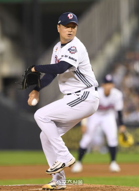 두산 투수 이영하가 22일 서울 잠실구장에서 열린 2025 KBO리그 한화와 경기 8회 역투하고 있다. 잠실 | 최승섭기자 thunder@sportsseoul.com