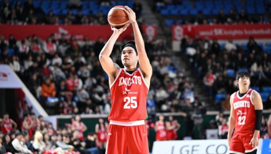 SK 톨렌티노가 24일 서울 잠실학생체육관에서 열린 2025~2026 LG전자 프로농구 한국가스공사전에서 슛을 시도하고 있다. 사진 | KBL