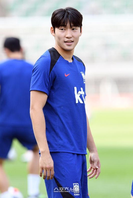 축구국가대표팀 배준호가 월드컵 아시아 지역 예선 중국전을 하루 앞둔 10일 고양종합운동장에서 공식 훈련을 하고 있다. 2024. 6. 10. 고양 | 박진업 기자 upandup@sportsseoul.com