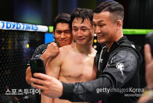 최두호(가운데)와 정찬성(오른쪽) / 사진=Gettyimages 제공