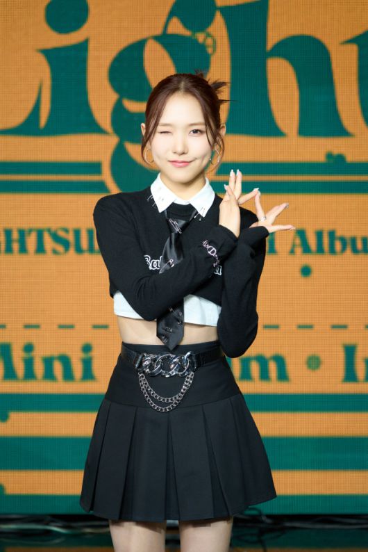 펑키 하이틴으로 돌아온 라잇썸 안무 역대급 난이도, 그래도 해냈다![SS현장] : ZUM 뉴스 `펑키 하이틴`으로 돌아온 라잇썸 `안무 역대급... 
