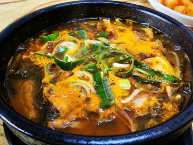 찬바람 불면 더 간절히 생각나는 소머리국밥 : ZUM 허브 찬바람 불면 더 간절히 생각나는 소머리국밥