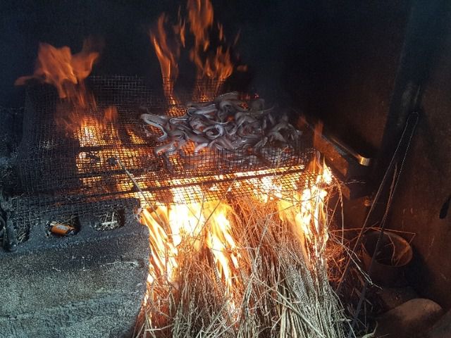볏짚이 타올라 만든 절정의 훈연향! 짚불구이 맛집 베스트5 : ZUM 허브 타닥타닥 볏짚이 타올라 만든 절정의 훈연향! 짚불구이 맛집 베스트5