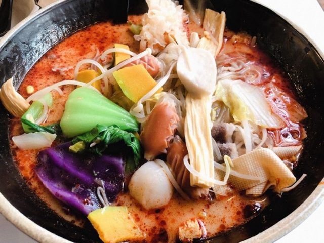 매운맛 듬뿍 얹은 마라떡볶이 드셔보세요 : ZUM 허브 매운맛 듬뿍 얹은 마라떡볶이 드셔보세요