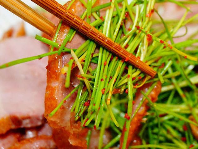 오리훈제, 더 맛있게 즐기는 노하우! 오리훈제부추무침 : 허브줌 오리훈제, 더 맛있게 즐기는 노하우! 오리훈제부추무침