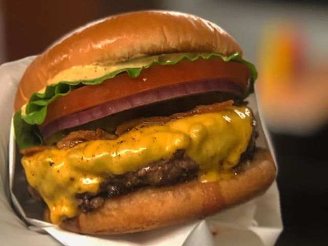 입안 가득 차는 풍성함! 수제버거 맛집 BEST 5 : ZUM 허브 입안 가득 차는 풍성함! 수제버거 맛집 BEST 5