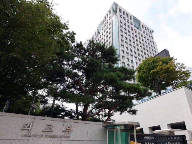 “인육 맛있다던데” 주시애틀 부영사 ‘망언’ 논란…“징계 경미” : 허브줌 “인육 맛있다던데” 주시애틀 부영사 ‘망언’ 논란…“징계... 