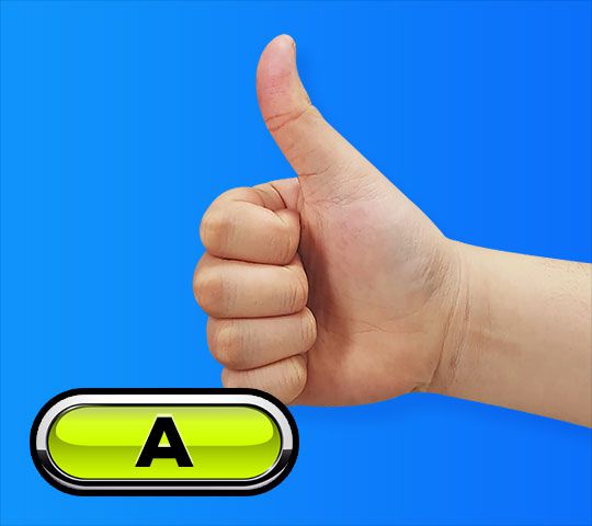 엄지손가락이 곧게 서있다.