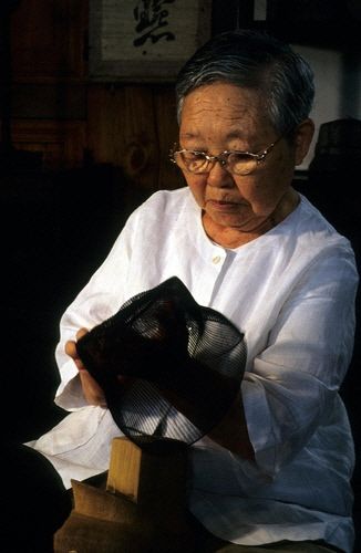 김공춘 국가무형문화재 제67호 탕건장 명예보유자. 문화재청 제공